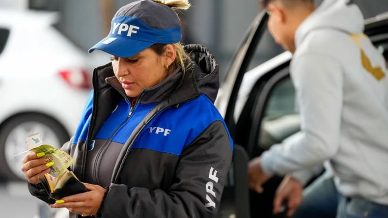Algunos rubros ya confirmaron los diferentes aumentos que impactarán de lleno en los bolsillos de los argentinos.