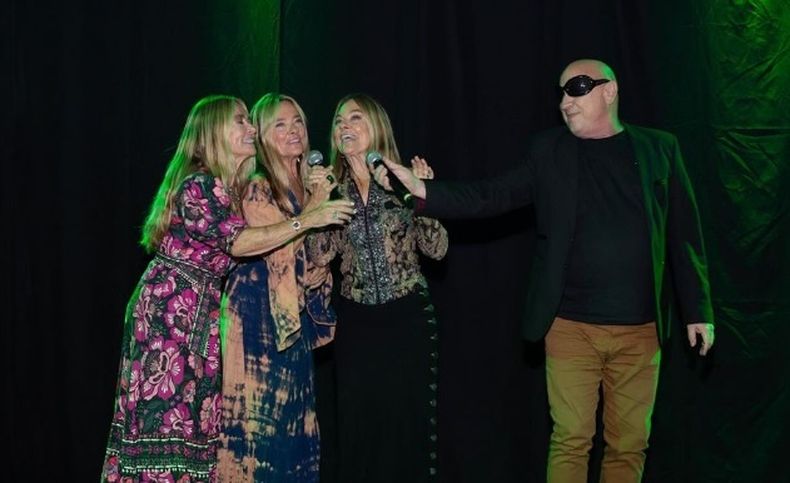 Las Trillizas de Oro y Guillermo Novellis animaron la cena de ProSalud.