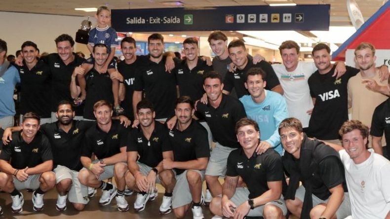 La selección argentina de rugby seven en Ezeiza. (Foto: UAR).