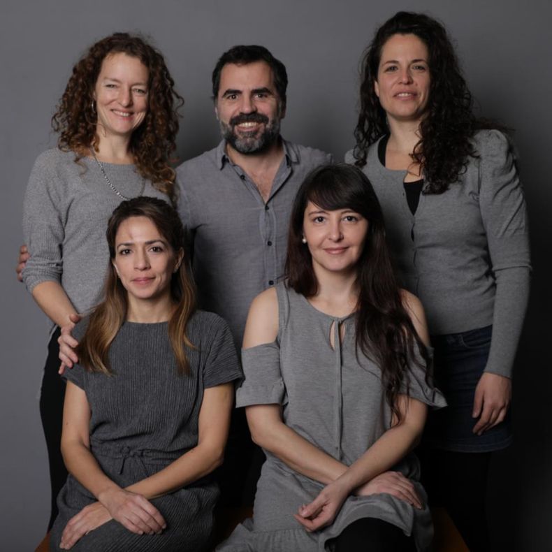 Lorena Romanin, Sebastián Blanco Leis, Pina González, Magalí Meliá y Debora Longobardi