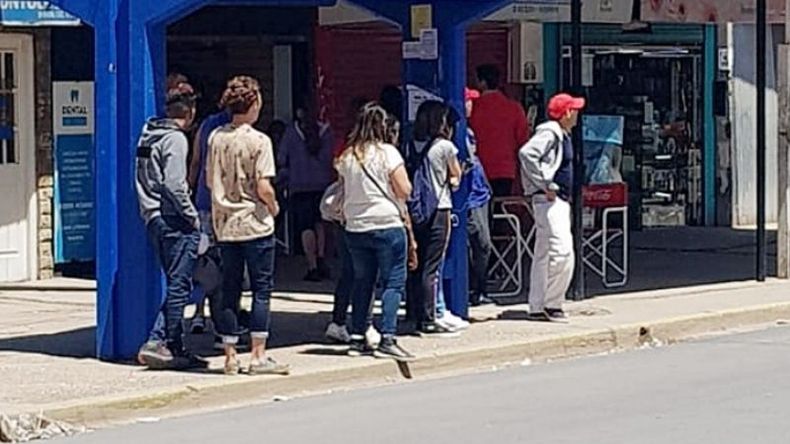 RECLAMO. El cambio de lugar de las paradas generó malestar vecinal..