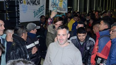 ACOMPAÑADO. Federico Achával festejando con los militantes.