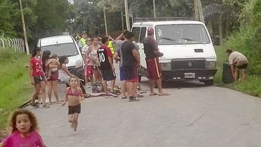 PROBLEMAS. Vecinos de Mundo Aparte cortaron un acceso a Villa Astolfi..