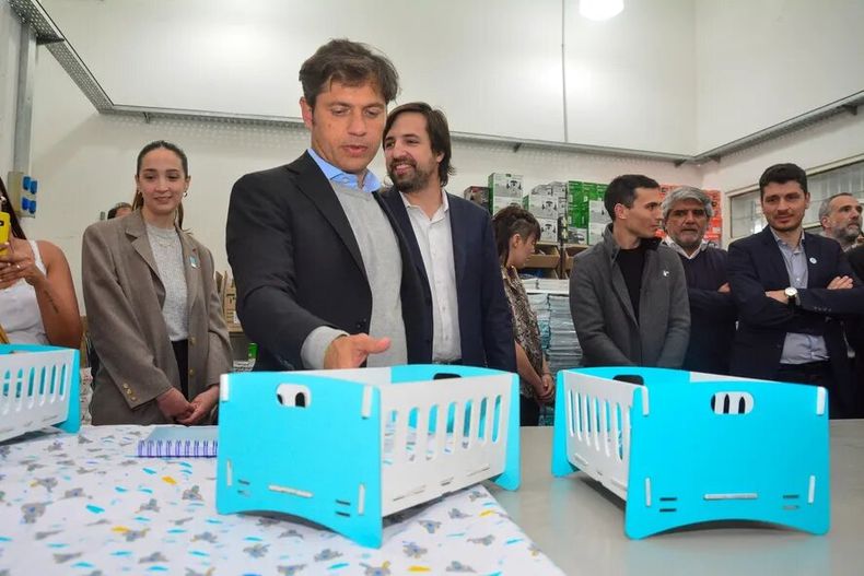 Axel Kicillof destacó que el programa brindará cada mes 7 mil kits del plan Qunita para el cuidado de niños y niñas.