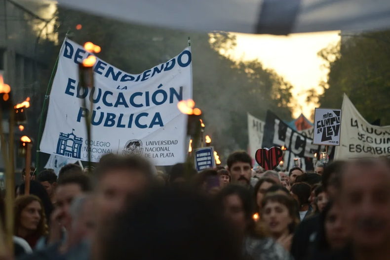 El juez Martín Cormick fijó cinco días para que el Gobierno cumpla la Ley de Financiamiento Universitario y advirtió que aplicará multas por cada día de demora.