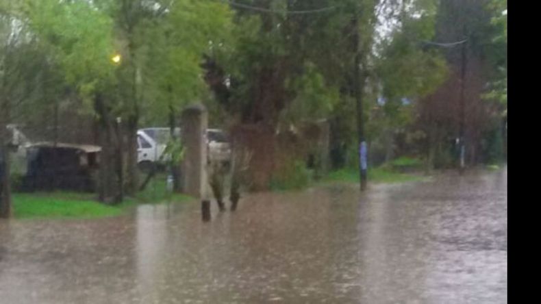 Esquina de Suiza y Rivadavia, Derqui (M.Martín)..