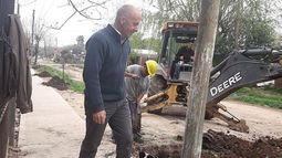 DECIDIDO. Ducoté recorrió obras. No dará marcha atrás con el estacionamiento..