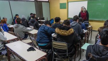 En el marco de las negociaciones por un ajuste salarial, la Provincia informó a representantes gremiales la nueva fecha de pago del aguinaldo.