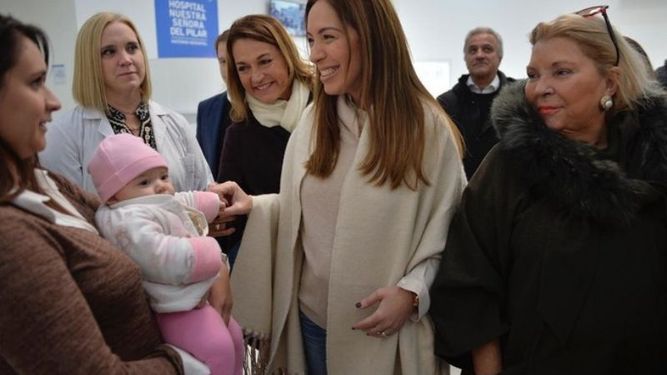 Vidal y Carrió, en la entrada de la nueva maternidad..