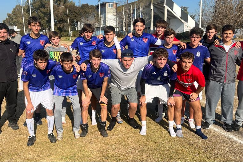 CAMPE&Oacute;N. Colegio Del Pilar clasific&oacute; en la categor&iacute;a Sub 18 Escolar.