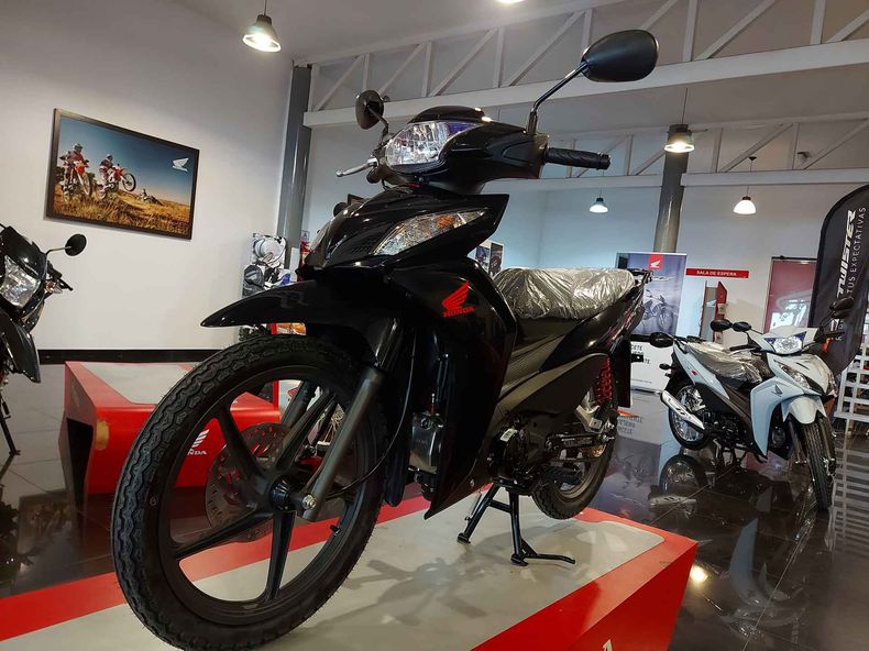 HONDA WAVE 110. Con 5.801 unidades es la más vendida del mercado.