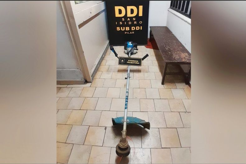La desmalezadora fue recuperada en una vivienda del barrio Manzone.