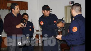 Desde General Rodríguez trajeron la zonda que utilizaron para hallar los cuerpos entre los escombros..
