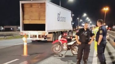 una mujer herida en un accidente en la panamericana