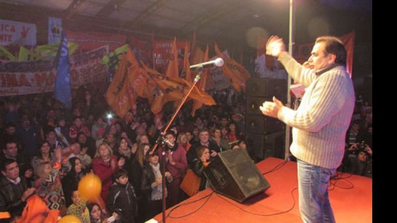 ARENGA. Molina pidió a su gente militar cada vez más..