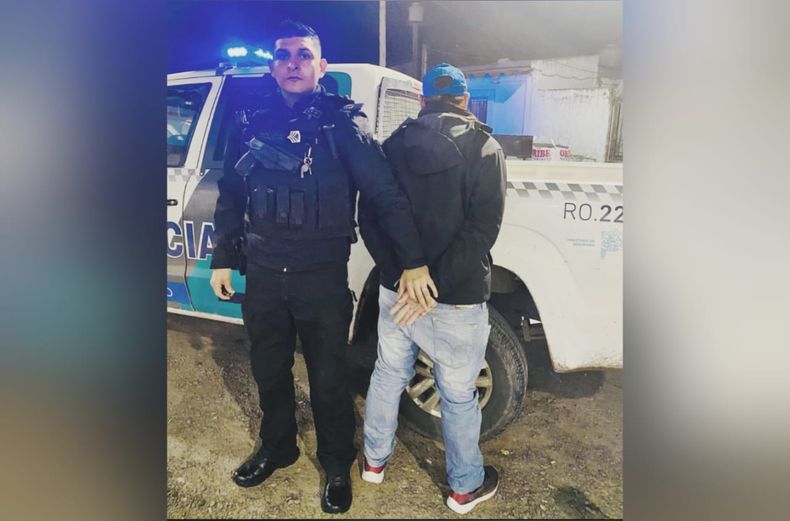 El sujeto fue detenido tras el ataque, luego de que los vecinos dieran aviso a la policía.&nbsp;