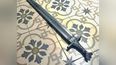 VIOLENTO. El hombre utilizó una espada para atacar a su pareja y a la sobrina de ella. VIOLENTO. El hombre utilizó una espada para atacar a su pareja y a la sobrina de ella.