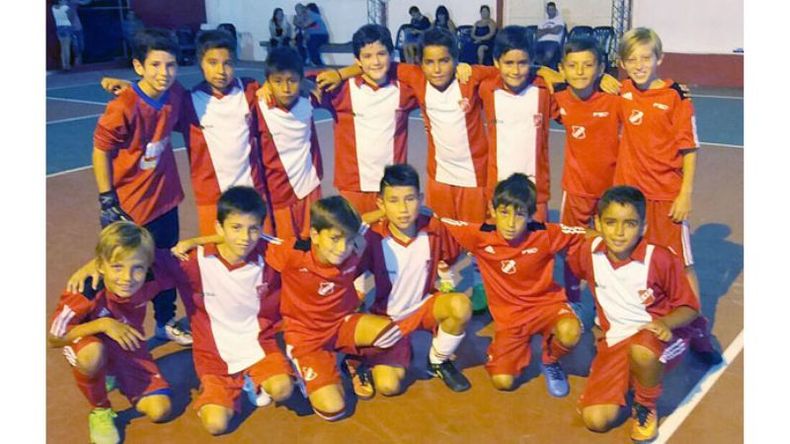 TODOS JUNTOS. En 2007 se unieron los chicos de la Liga y Escuelita..
