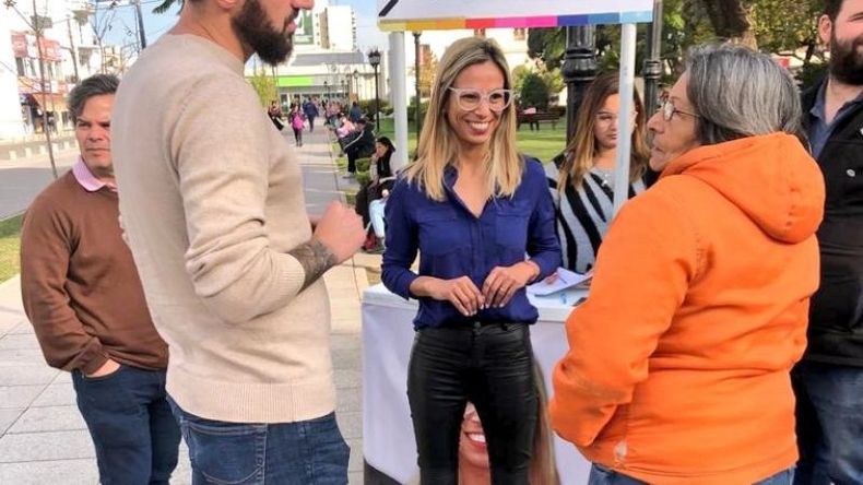 FICHA LIMPIA. Cáceres junta firmas para apoyar la iniciativa en el HCD..