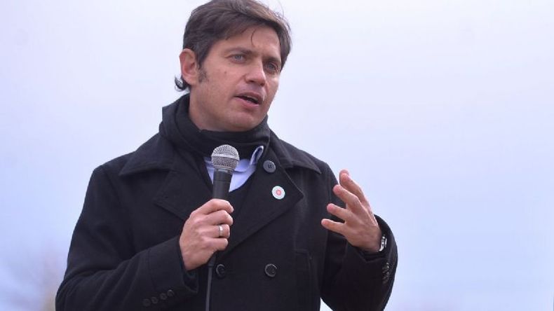 SUBA SALARIAL. La anunció Kicillof esta mañana durante una entrega de patrulleros en Olavarría. .