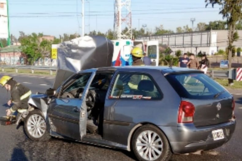 Uno de los autos involucrados en el choque.