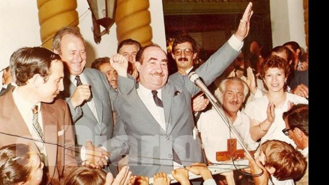 Luis Lagomarsino asume la intendencia en 1983, tras ganar con el 52,4%..