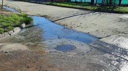 Fragata Hércules y Goleta Sarandí, barrio Villa Verde #Pilar @AySA_Oficial @MunicipioPilar @pilaradiario. Se podrá solucionar el inconveniente? Ma. Flo-rencia / @FlorSriLanka..