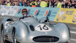 Franco Colapinto condujo una réplica de una de las “Flechas plateadas” de Mercedes que utilizó Juan Manuel Fangio. Franco Colapinto condujo una réplica de una de las “Flechas plateadas” de Mercedes que utilizó Juan Manuel Fangio.