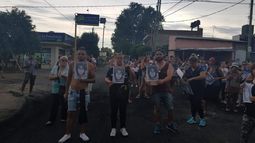 Vecinos de Derqui marchan por el crimen de Alejandro Marín. Foto: Verónica Acuña..