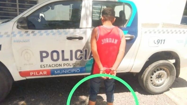 El sujeto fue detenido mientras intentaba evadir a la policía. .