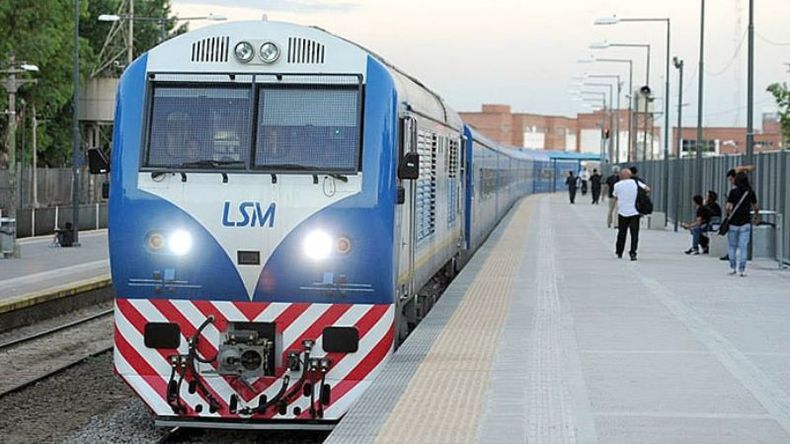 El tren San Martín, uno de los que aumentan su tarifa desde este lunes.
