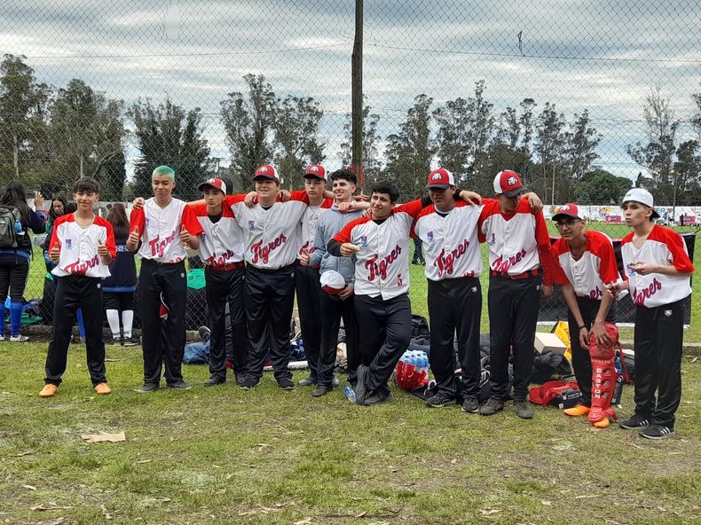 B Sóftbol Sub 16 masculino.jpg