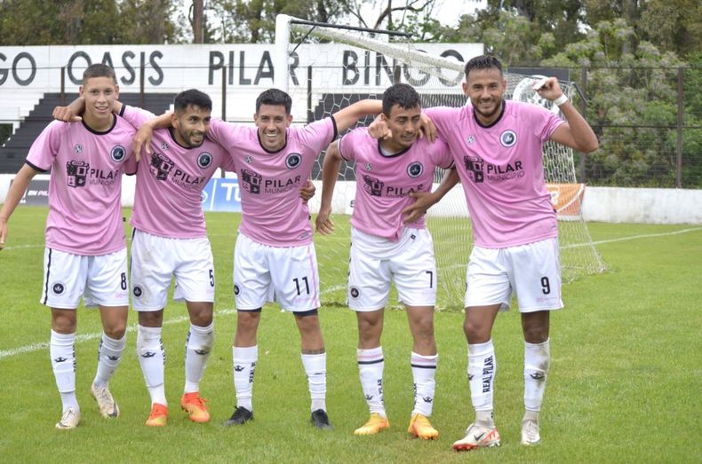 Real Pilar llegará a Rosario con 39 unidades en la previa de su fecha libre.