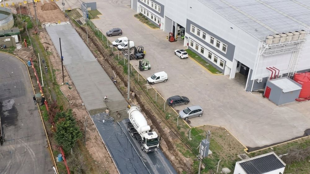 EN OBRA. La Calle 5 está siendo repavimentada.&nbsp;