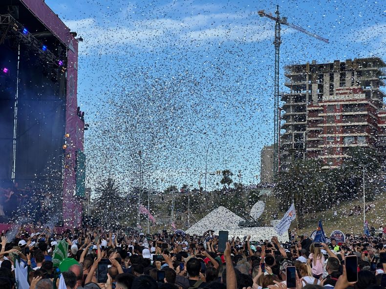 PAPELITOS. Fiesta de apertura en Las Toscas.&nbsp;