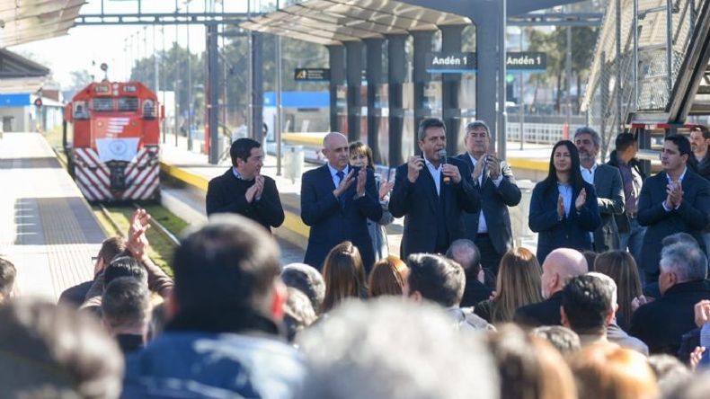 ACTO. “Lo que empezamos, lo terminamos”, señaló Massa en Grand Bourg. .
