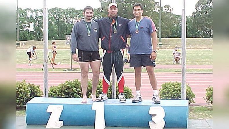 PODIO. Chionetti ganó el oro en bala, en el Torneo Internacional de Mar del Plata 2003..