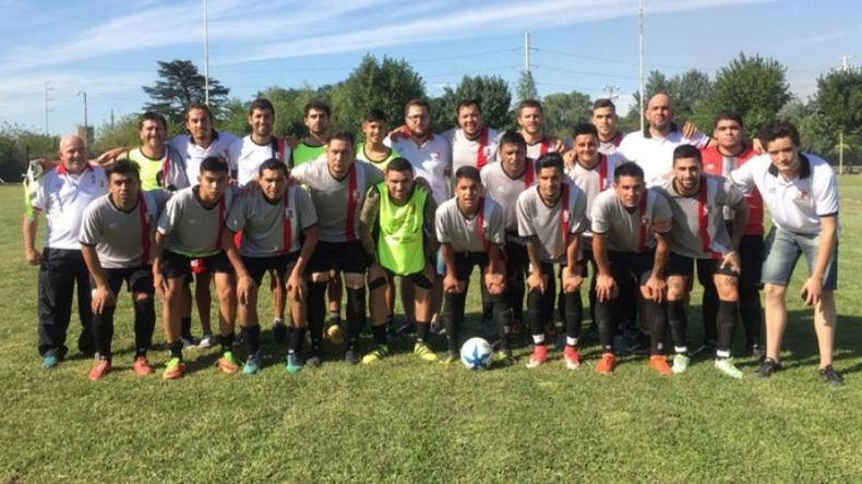 PUNTO. El equipo de Flecha Azul que debutó en el Torneo Federación..