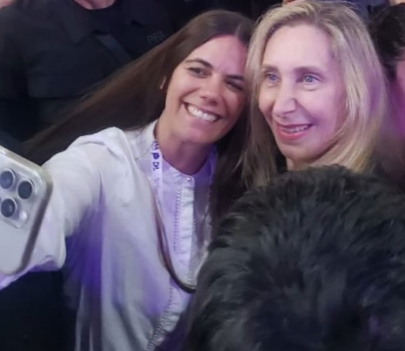 LA M&Aacute;S CODICIADA. Mar&iacute;a Ratti Repetto se trajo de Suipacha una foto con Karina Milei.
