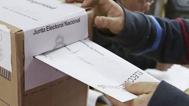 A las 8 comenzó la jornada de elecciones legislativas en Pilar y el resto de la provincia.