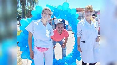 Se realizaron controles cardiometabólicos, incluyendo glucemia, presión arterial, peso, índice de masa corporal y diagnóstico del riesgo a desarrollar diabetes. También participó como invitado el médico Martín Lombardero, jefe del área de cardio imágenes de las clínicas Trinidad. Dirección de Deportes Pilar / @DeportesPilar..