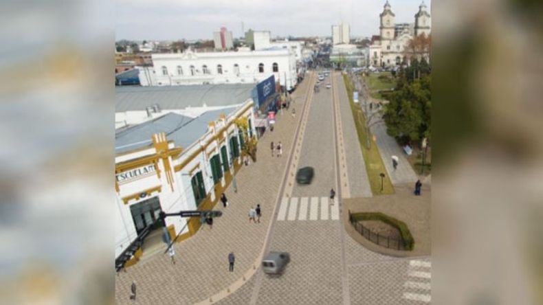 ASÍ SERÁ. Modelo de la remodelada calle Rivadavia vista desde arriba. .