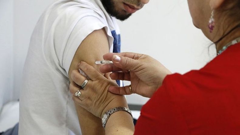 PINCHAZO. En el 2019 seguirán las campañas de vacunación..
