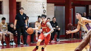 Lautaro Vieira anotó 22 puntos para Sportivo Pilar. Lautaro Vieira anotó 22 puntos para Sportivo Pilar.