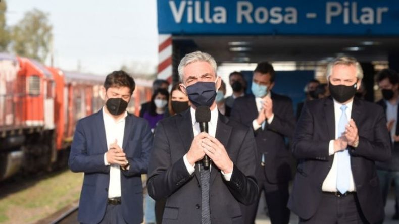 Meoni en Villa Rosa, en 2020, durante la inauguración de la nueva estación..