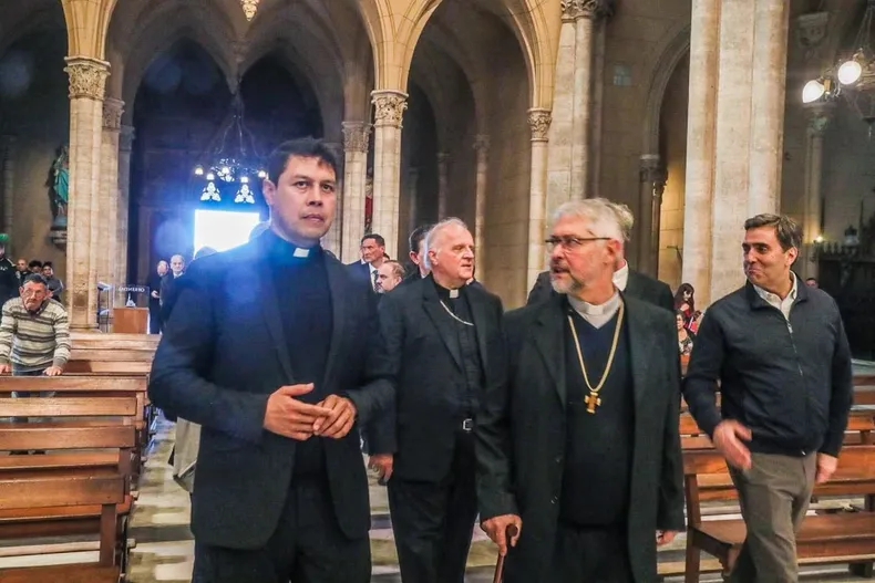 La delegación del Vaticano visitó la Basílica de Luján. ( Prensa).