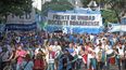 TIEMPO DE DESCUENTO. Los gremios docentes no descartan una huelga.