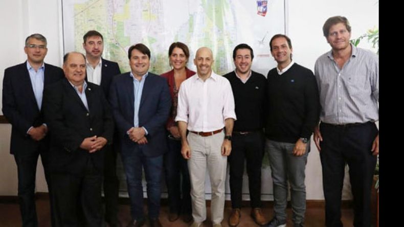 POR EL RÍO. Intendentes de distintos partidos, unidos por el Luján..