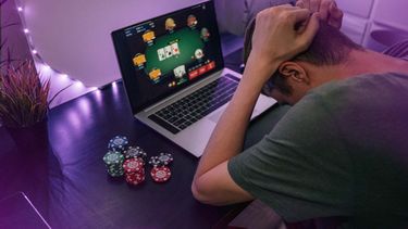 La ludopatía se extiende por los juegos online.