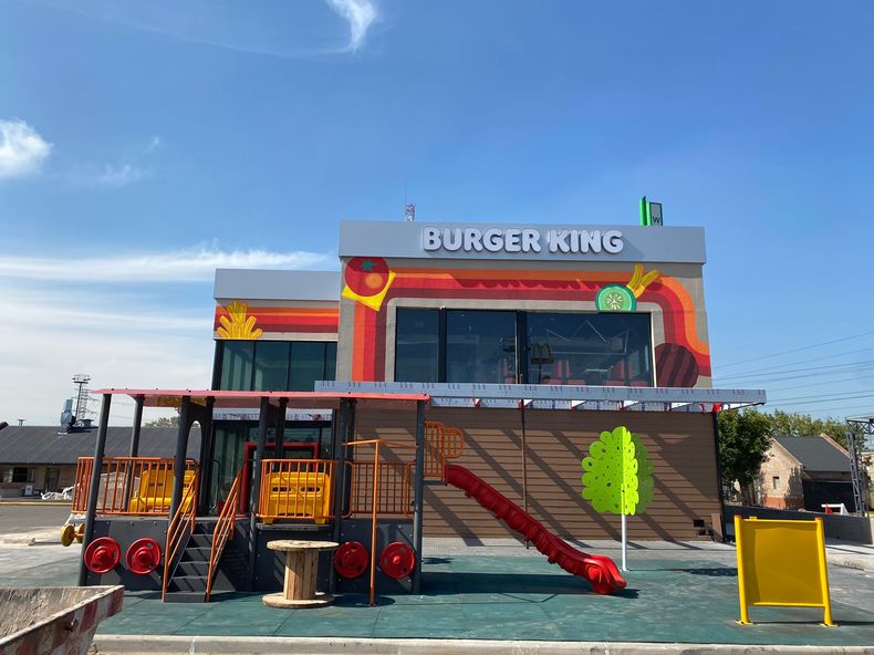 El local de Burger King del complejo Pilar Walk, que abrió sus puertas hace poco más de dos años, en mayo de 2023.&nbsp;